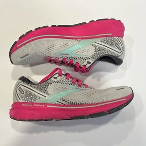 Brooks Women's ghost 14 Gray and Pink Size 9.5